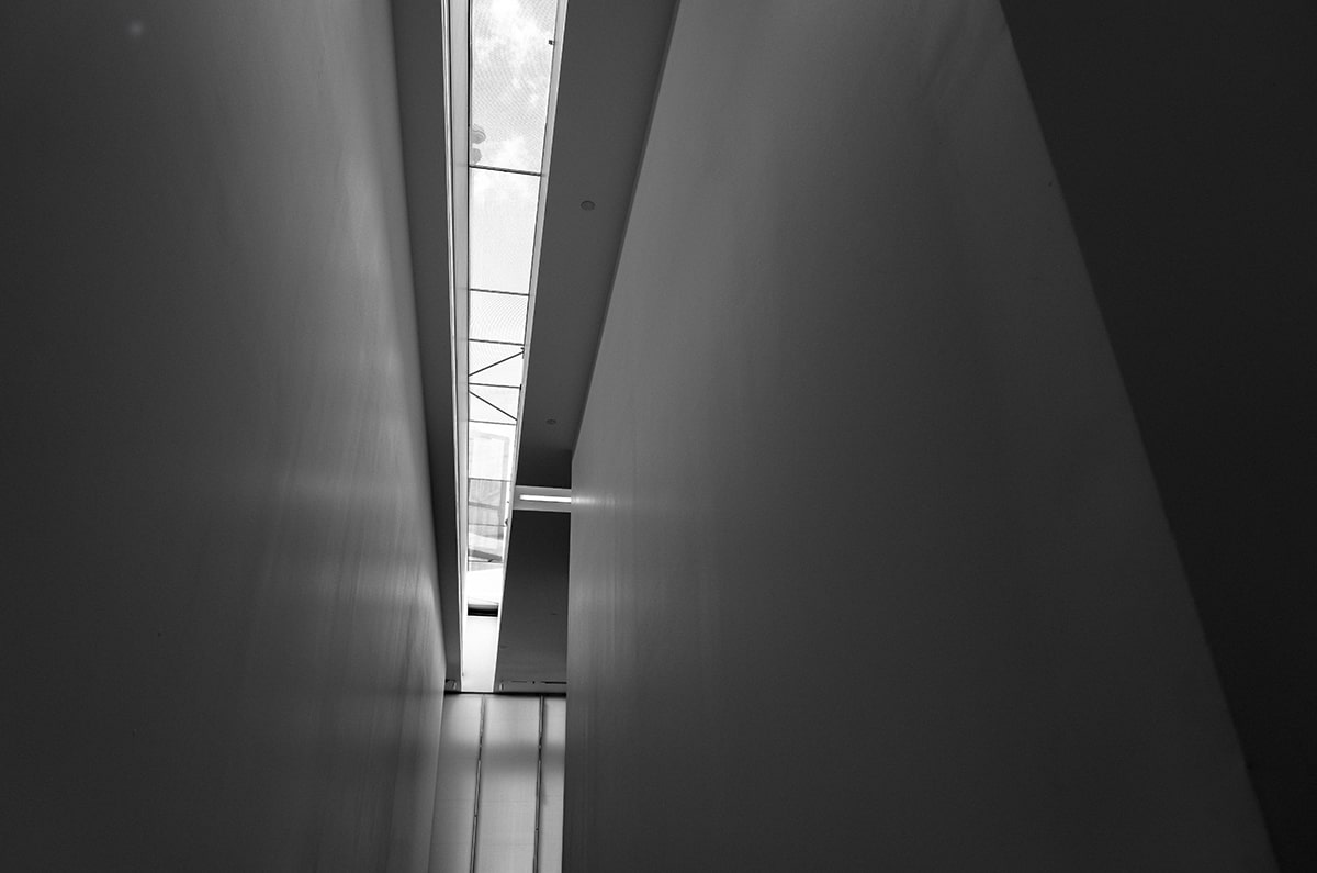 爱一番像排错：先查相关有没有被写成因果，再把相关改回相关（像在画地图图例）